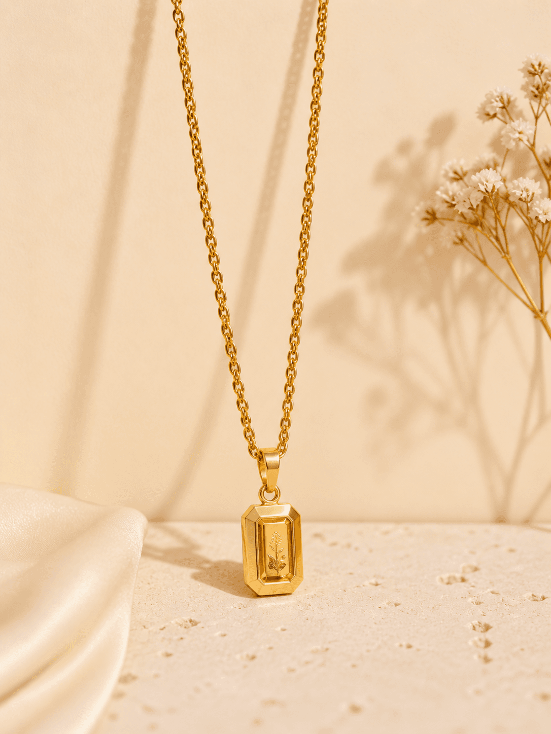 Minimalist Pendant Necklace